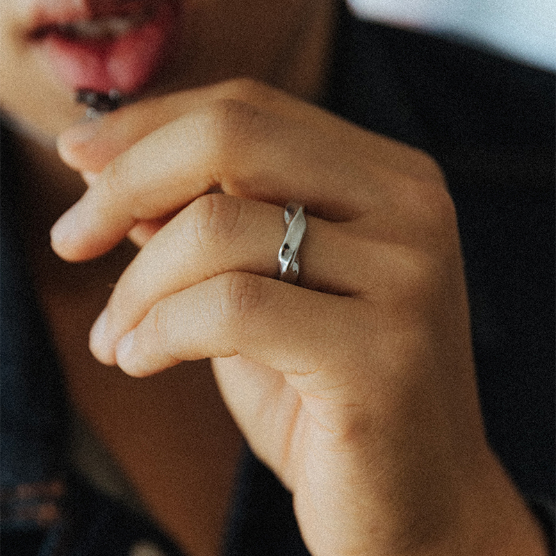 [상반기결산 10%]Waveform Ring 볼드 웨이브 써지컬 반지 | 21,000원 | 아몬즈 주얼리